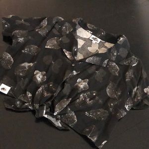 NWOT Jurassic World crop top size L 🦖🦕